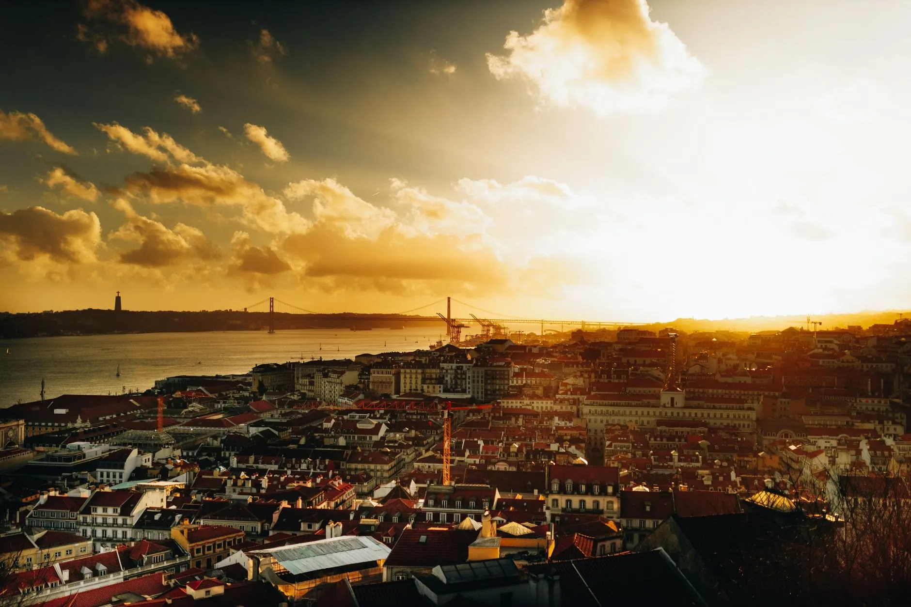 Wrong stop, right light — Lisbon
